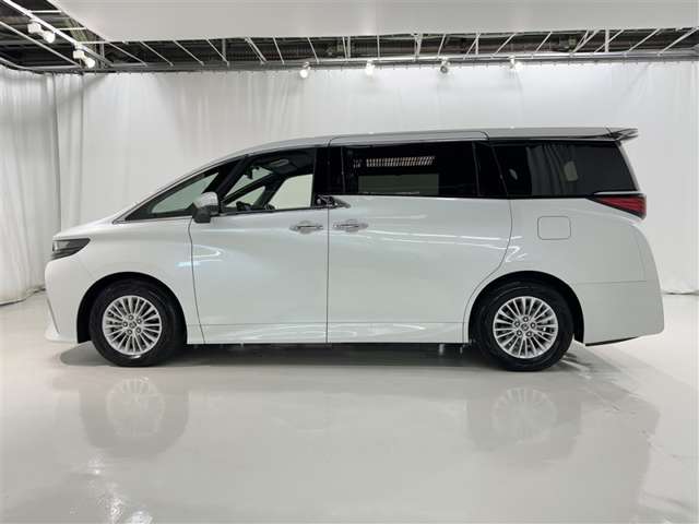 Toyota Alphard 4
