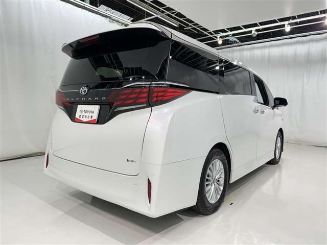 Toyota Alphard 6