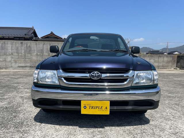 Toyota Hilux 2