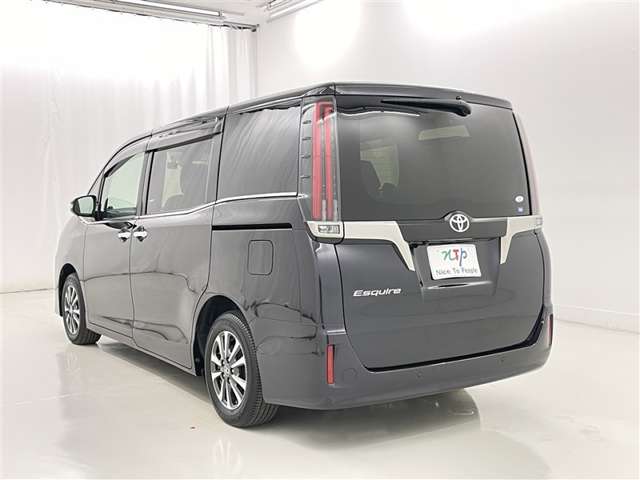 Toyota Esquire 5