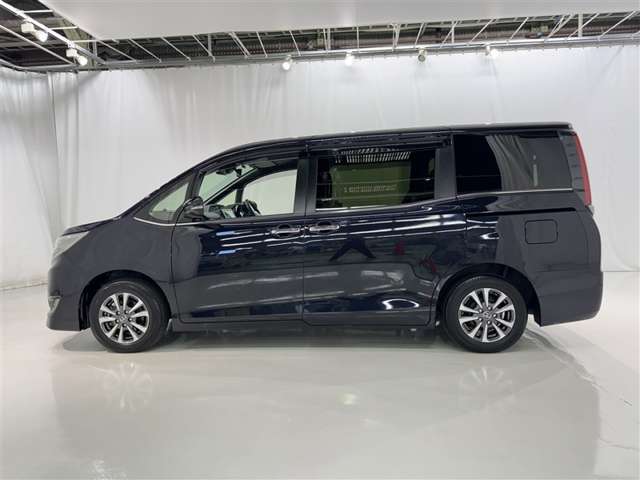 Toyota Esquire 7