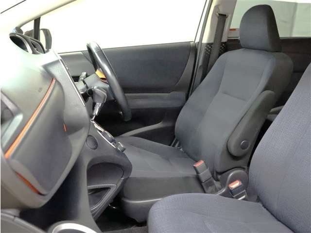 Toyota Sienta 12