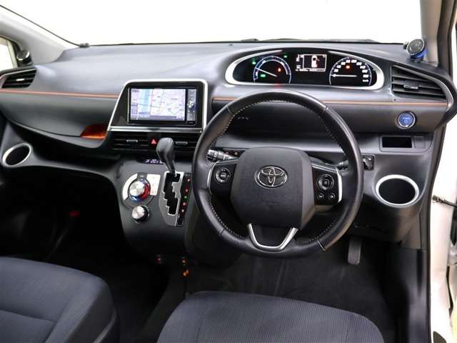 Toyota Sienta 5