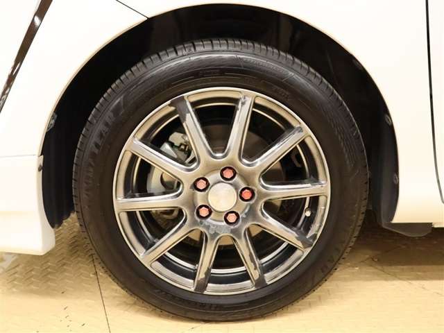 Toyota Sienta 10