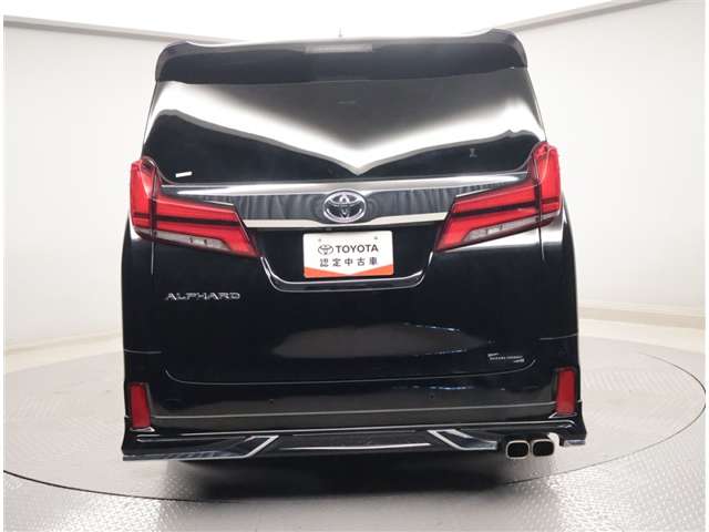 Toyota Alphard 4