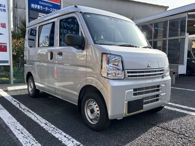 Mitsubishi Minicab Van 10