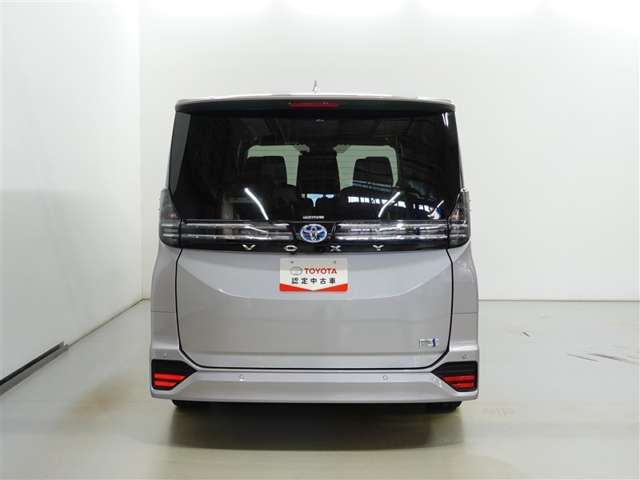 Toyota Voxy 6