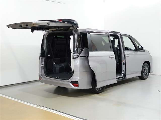 Toyota Voxy 7