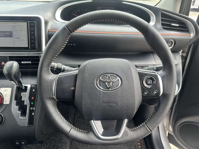 Toyota Sienta 5