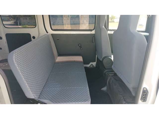 Daihatsu Hijet Cargo 12