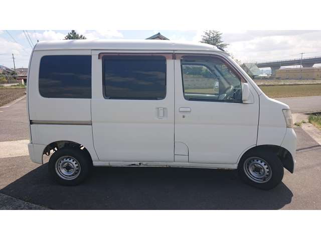 Daihatsu Hijet Cargo 4