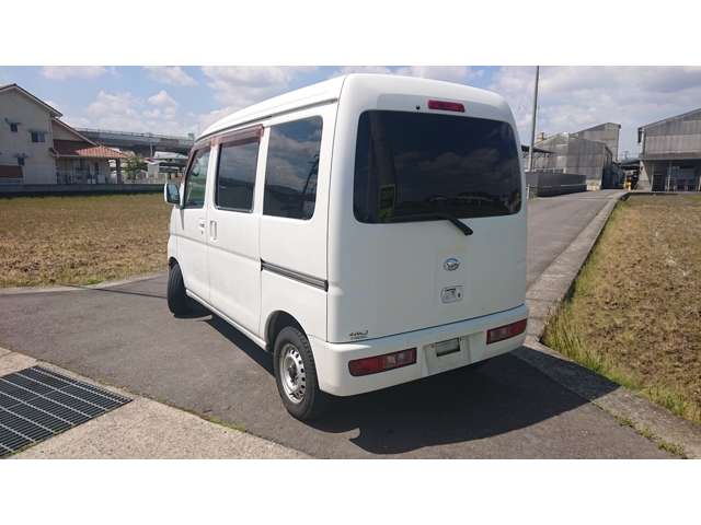 Daihatsu Hijet Cargo 7