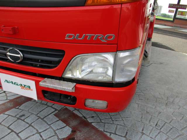 Hino Dutro 9