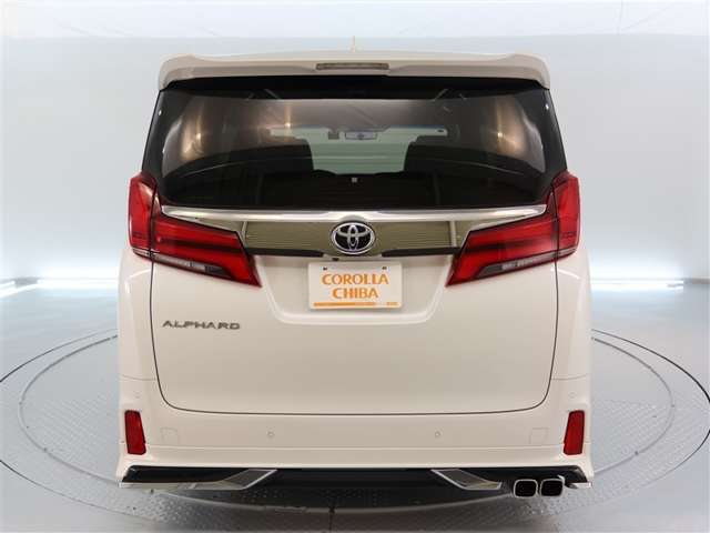 Toyota Alphard 4