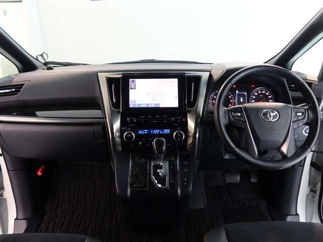 Toyota Alphard 8