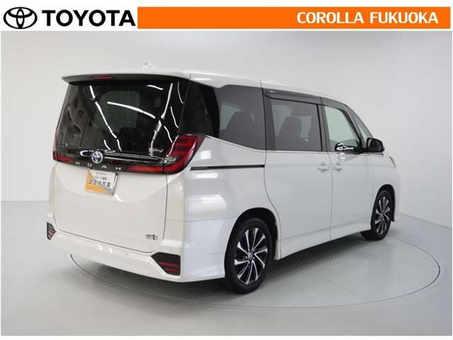 Toyota Noah 8