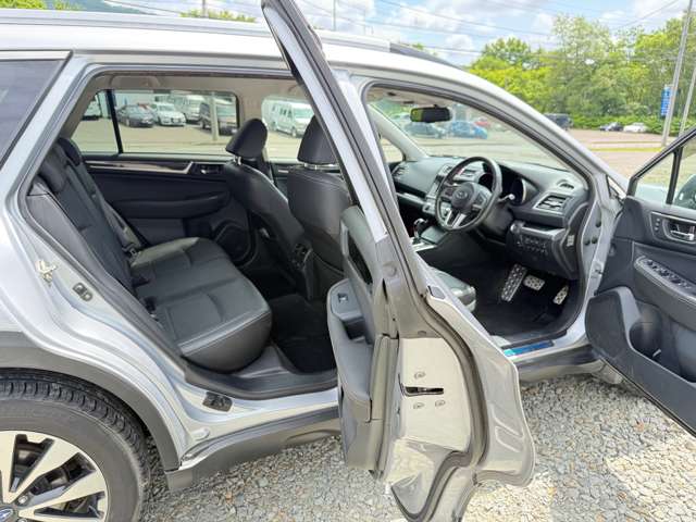 Subaru Legacy Outback 11