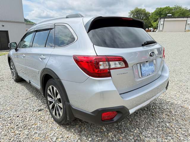 Subaru Legacy Outback 8