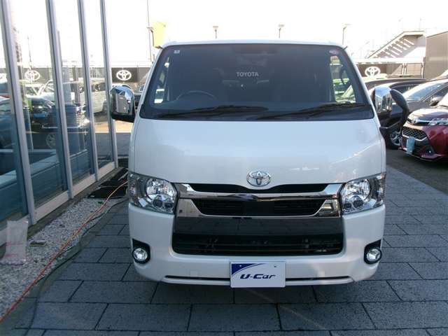 Toyota Hiace Van 11