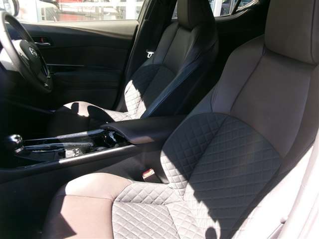 Toyota C-HR 11