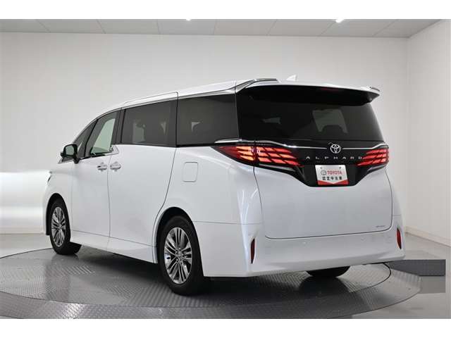 Toyota Alphard 5