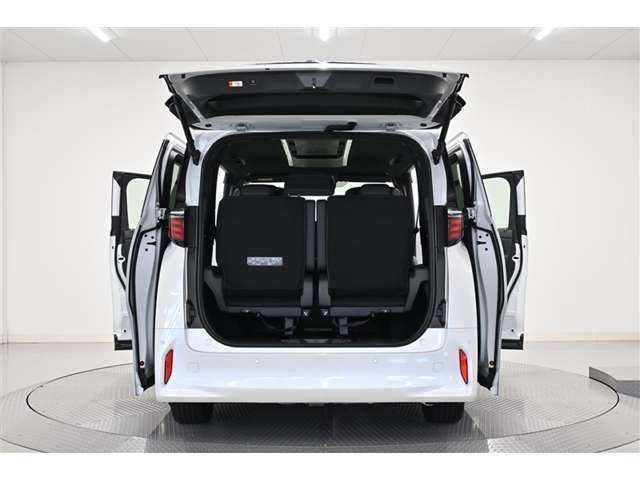 Toyota Alphard 6