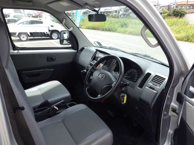 Toyota Light Ace Truck 9