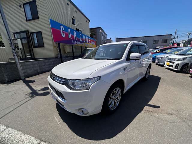 Mitsubishi Outlander PHEV 4