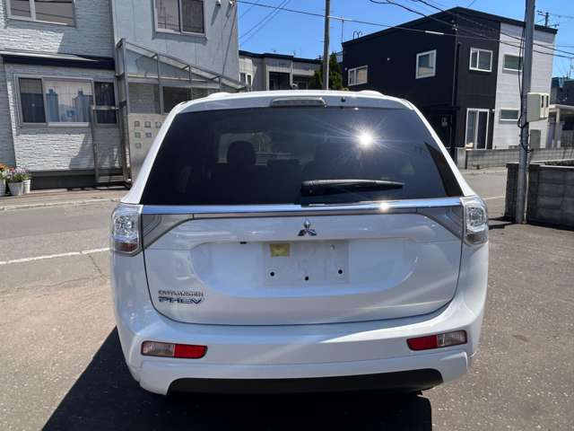 Mitsubishi Outlander PHEV 9