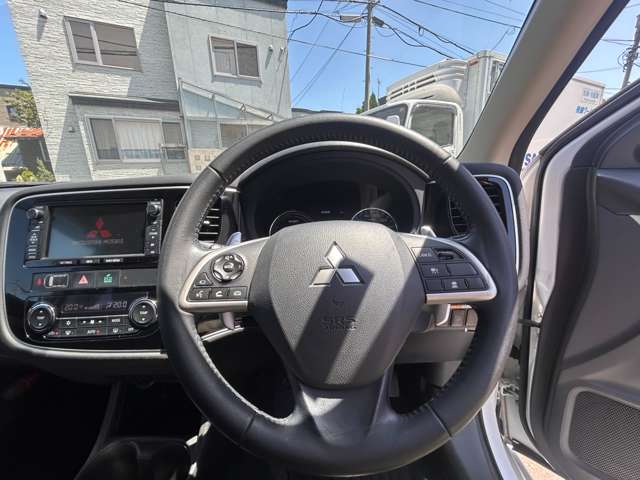 Mitsubishi Outlander PHEV 10