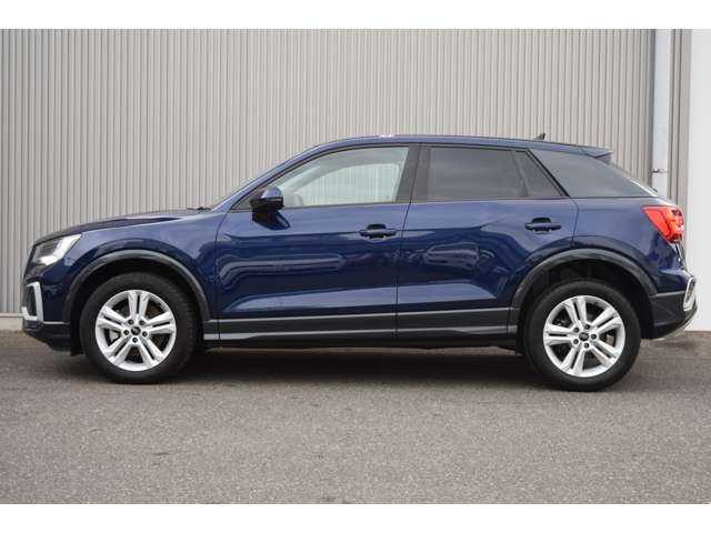 Audi Q2 11