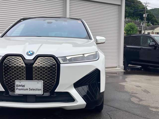 BMW iX 4