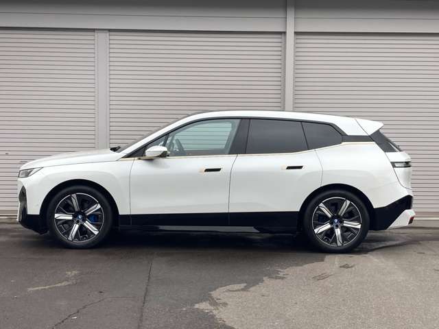 BMW iX 5