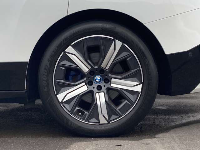 BMW iX 7