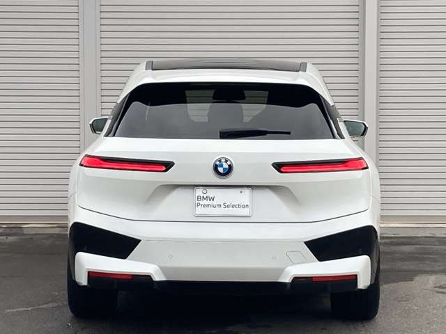 BMW iX 9