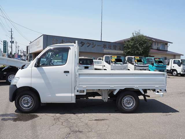 Toyota Light Ace Truck 4
