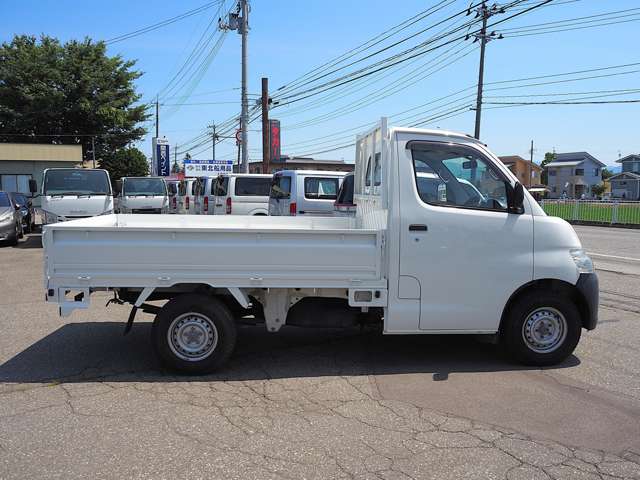 Toyota Light Ace Truck 5
