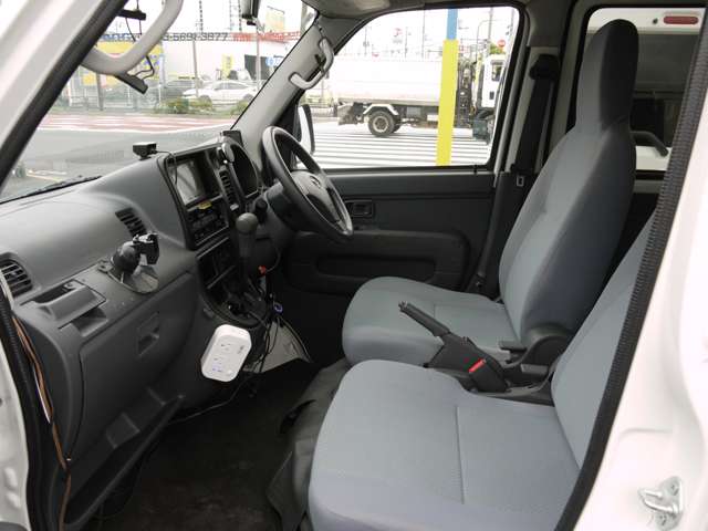 Daihatsu Hijet Cargo 6