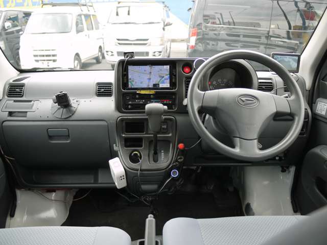 Daihatsu Hijet Cargo 8