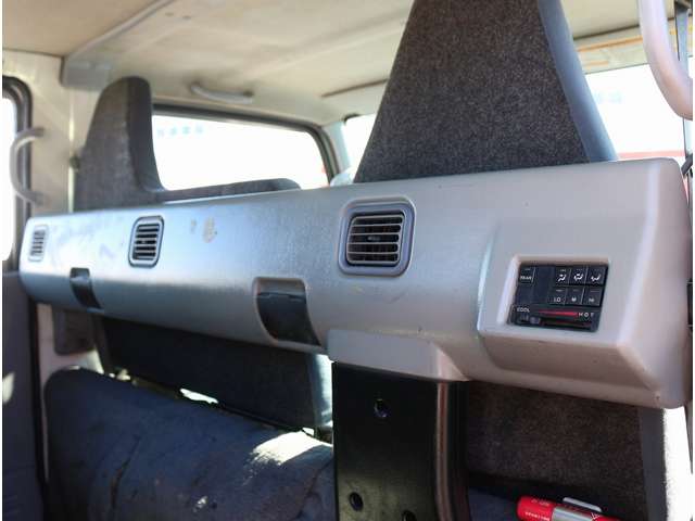 Mitsubishi Fuso Canter 4