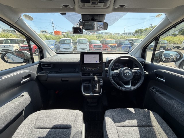 Toyota Sienta 5
