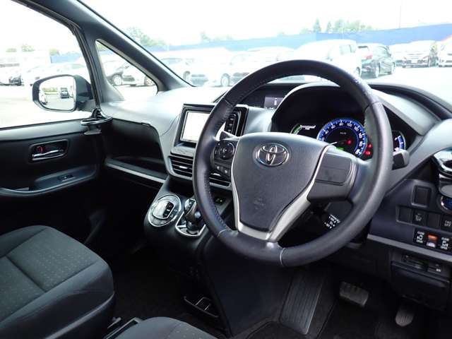 Toyota Noah 11