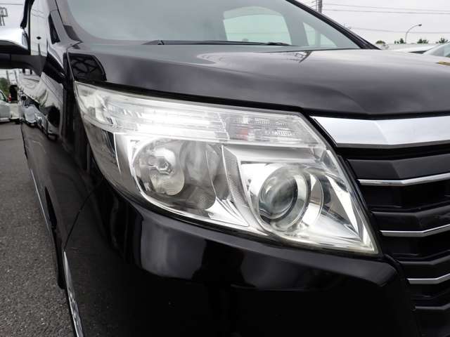 Toyota Noah 7
