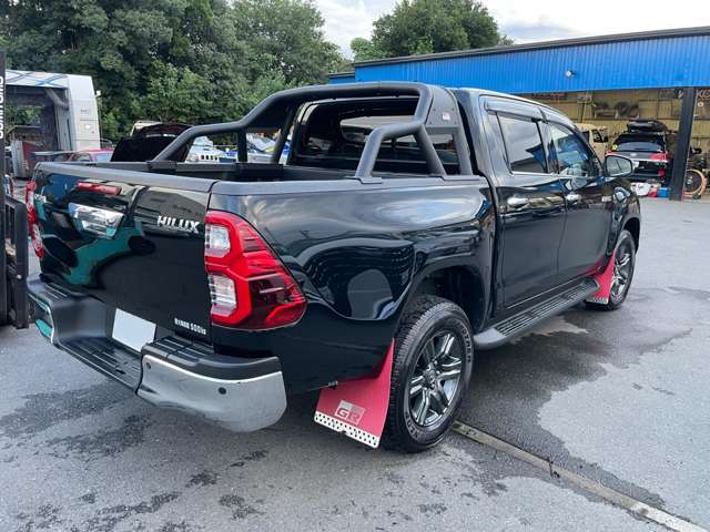 Toyota Hilux 5
