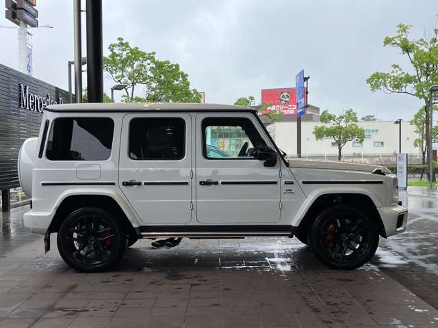 Mercedes-Benz G-Class 4