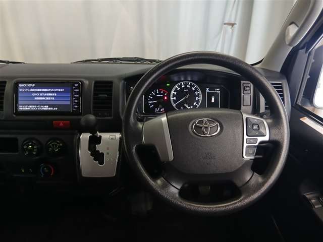 Toyota Hiace Van 11