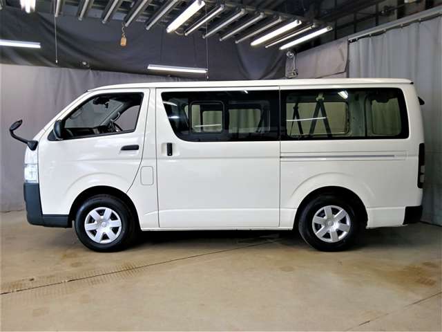 Toyota Hiace Van 3