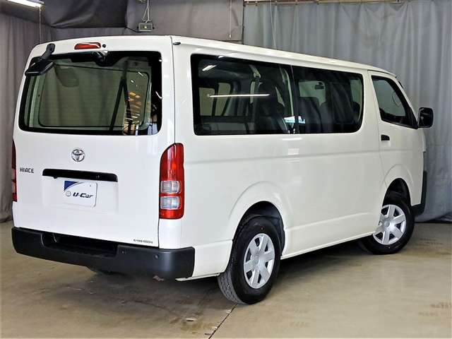 Toyota Hiace Van 4