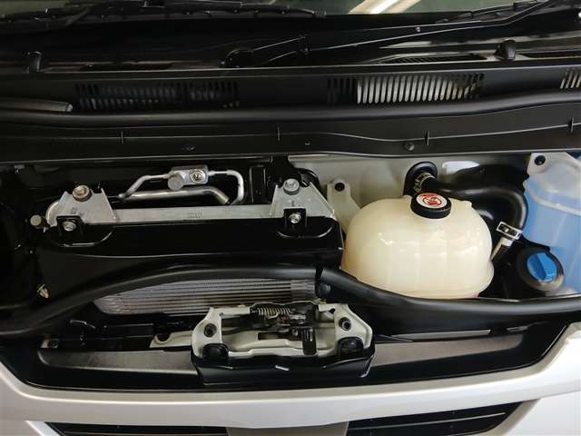 Toyota Hiace Van 5