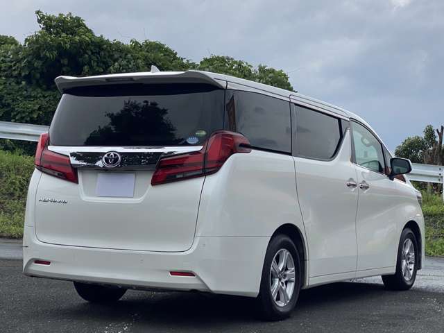 Toyota Alphard 2